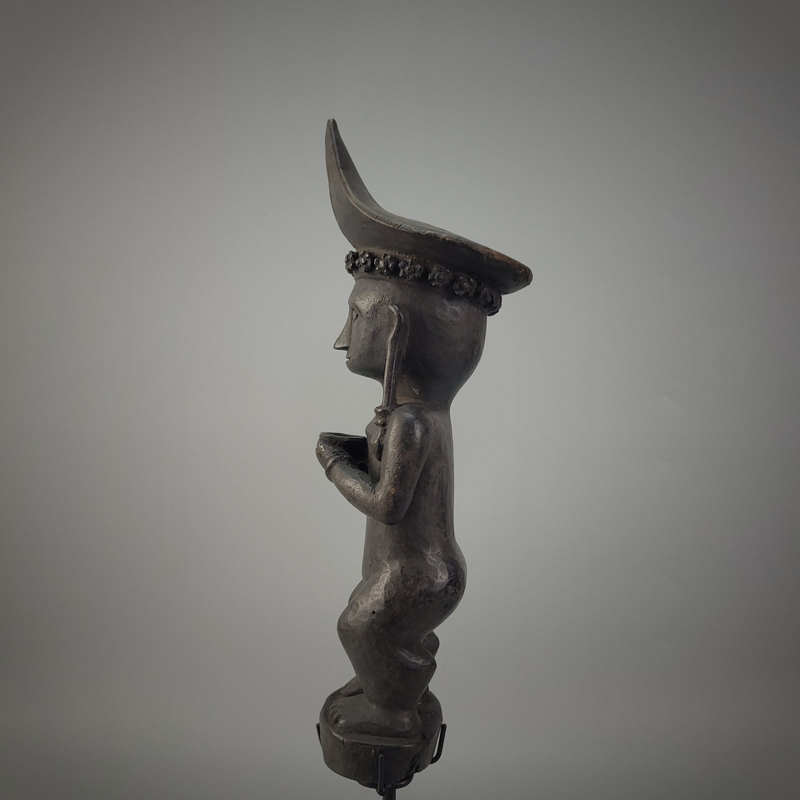 Nias Adu Zatua Female Carved Wooden Figure - Image 5