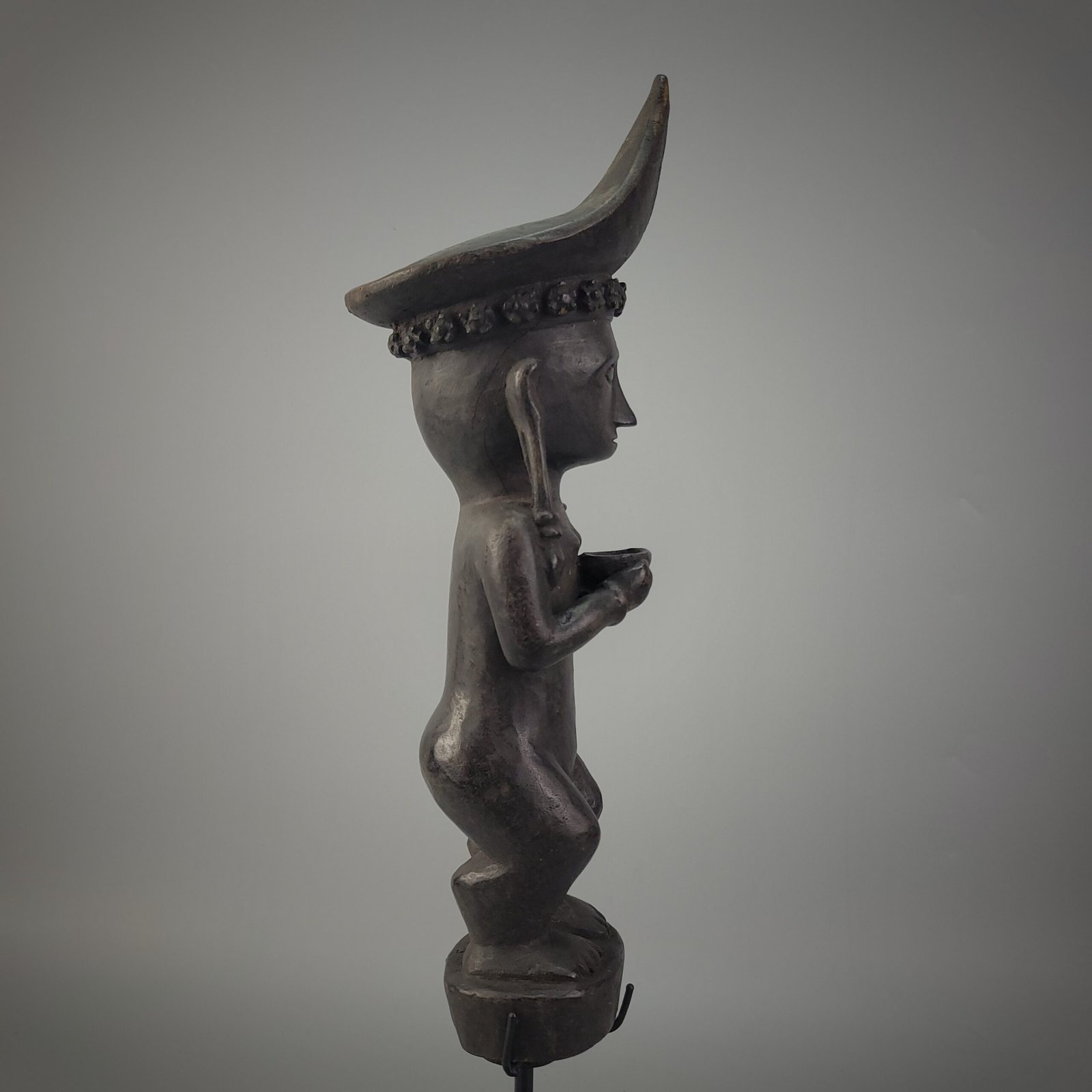 Nias Adu Zatua Female Carved Wooden Figure - Image 9