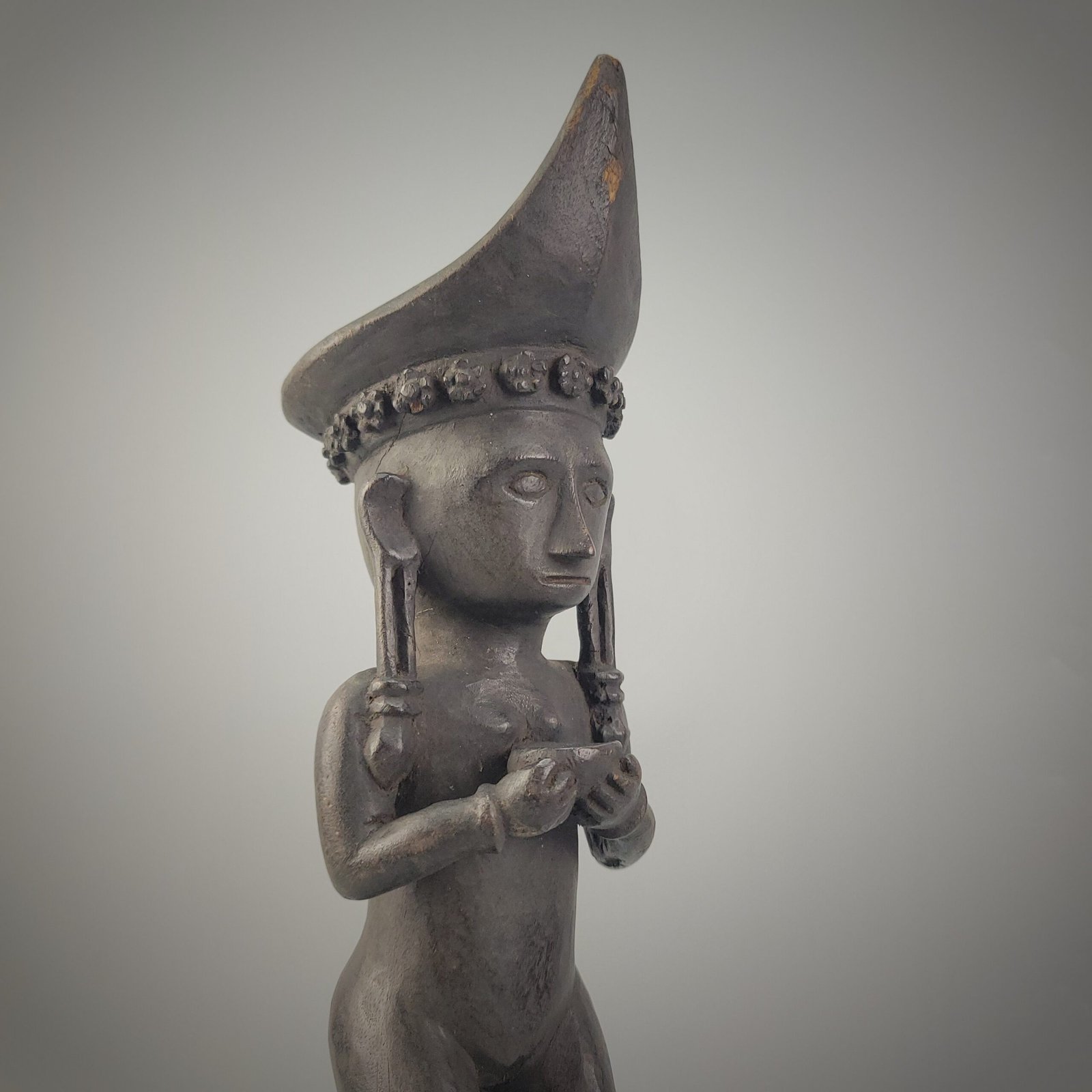 Nias Adu Zatua Female Carved Wooden Figure - Image 10