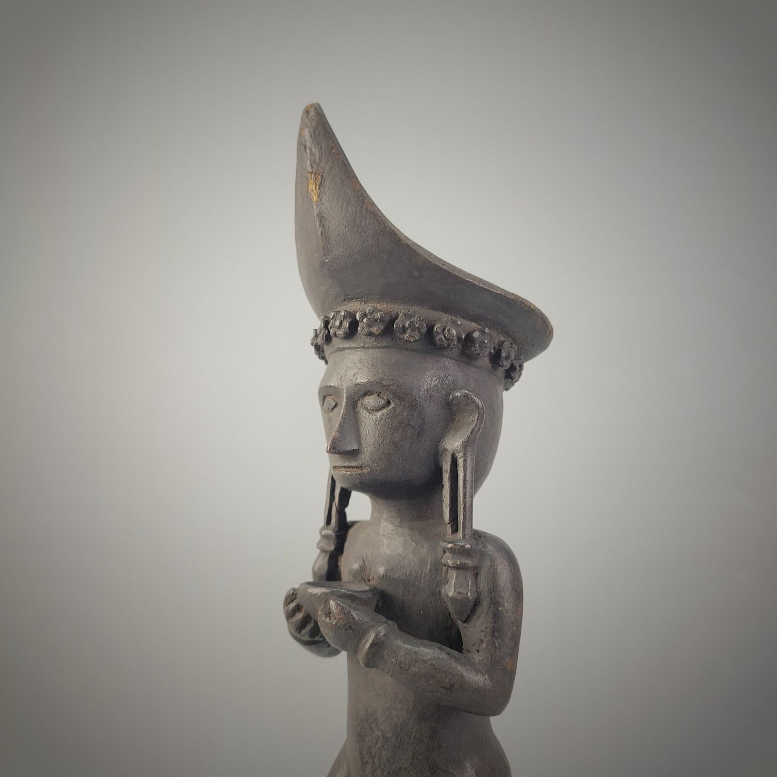 Nias Adu Zatua Female Carved Wooden Figure - Image 11