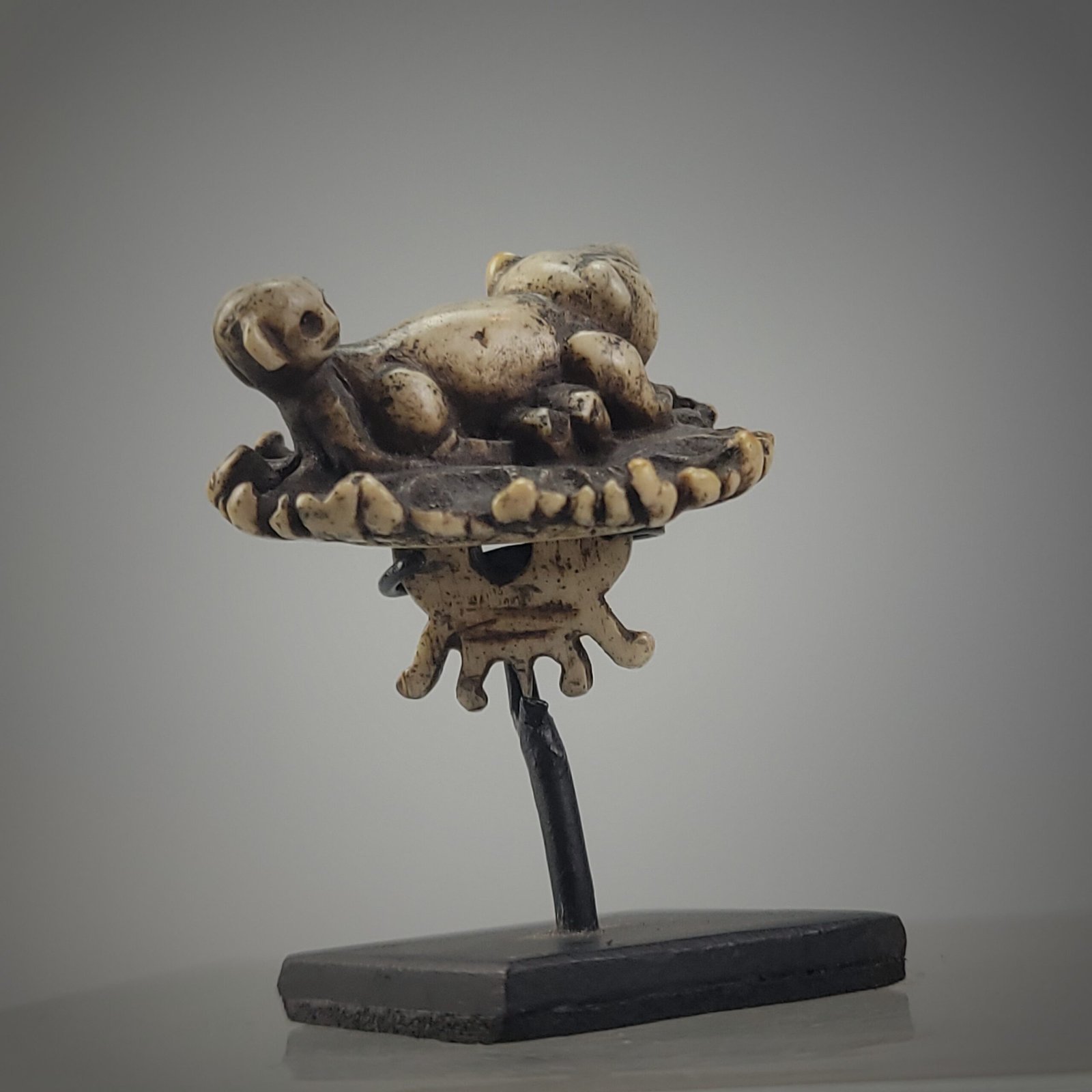 Dayak Head Hunter's Charm Toggle - Image 5