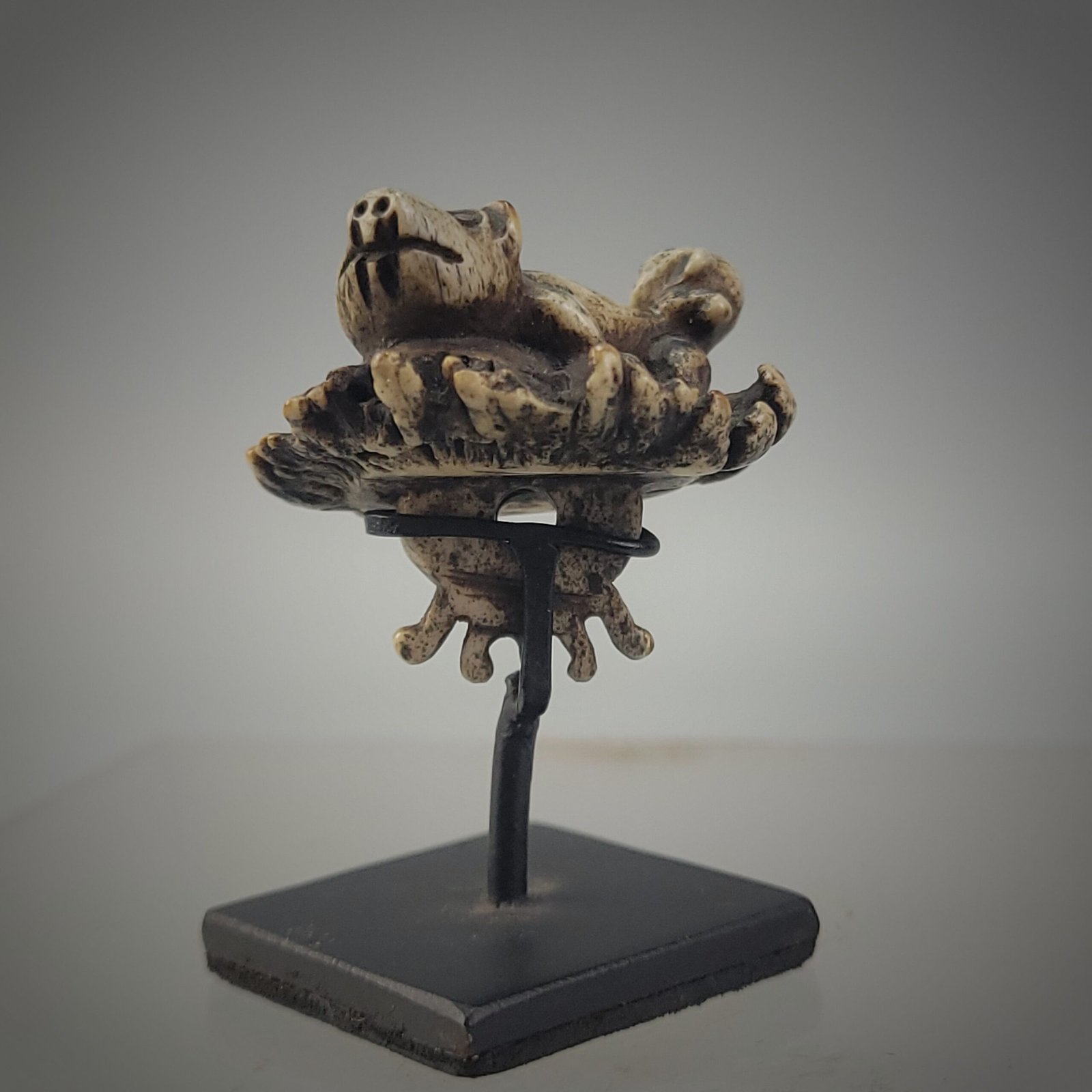 Dayak Head Hunter's Charm Toggle - Image 4